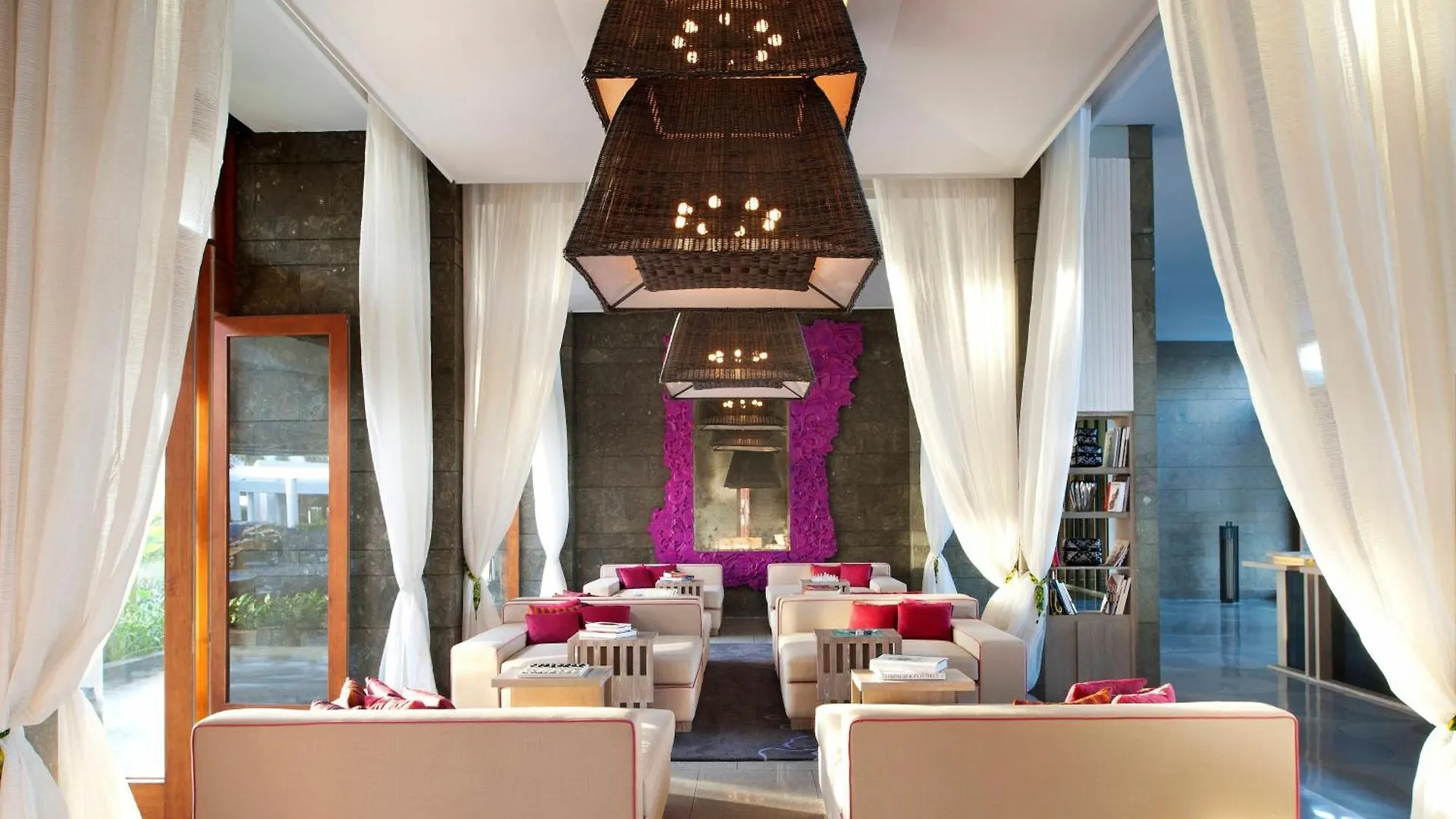 Отель W Bali - Seminyak Курортный комплекс Семиньяк